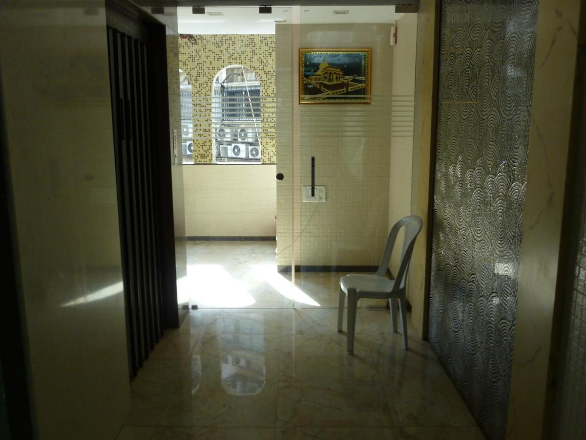 Hotel Regal Palace Мумбаи Экстерьер фото