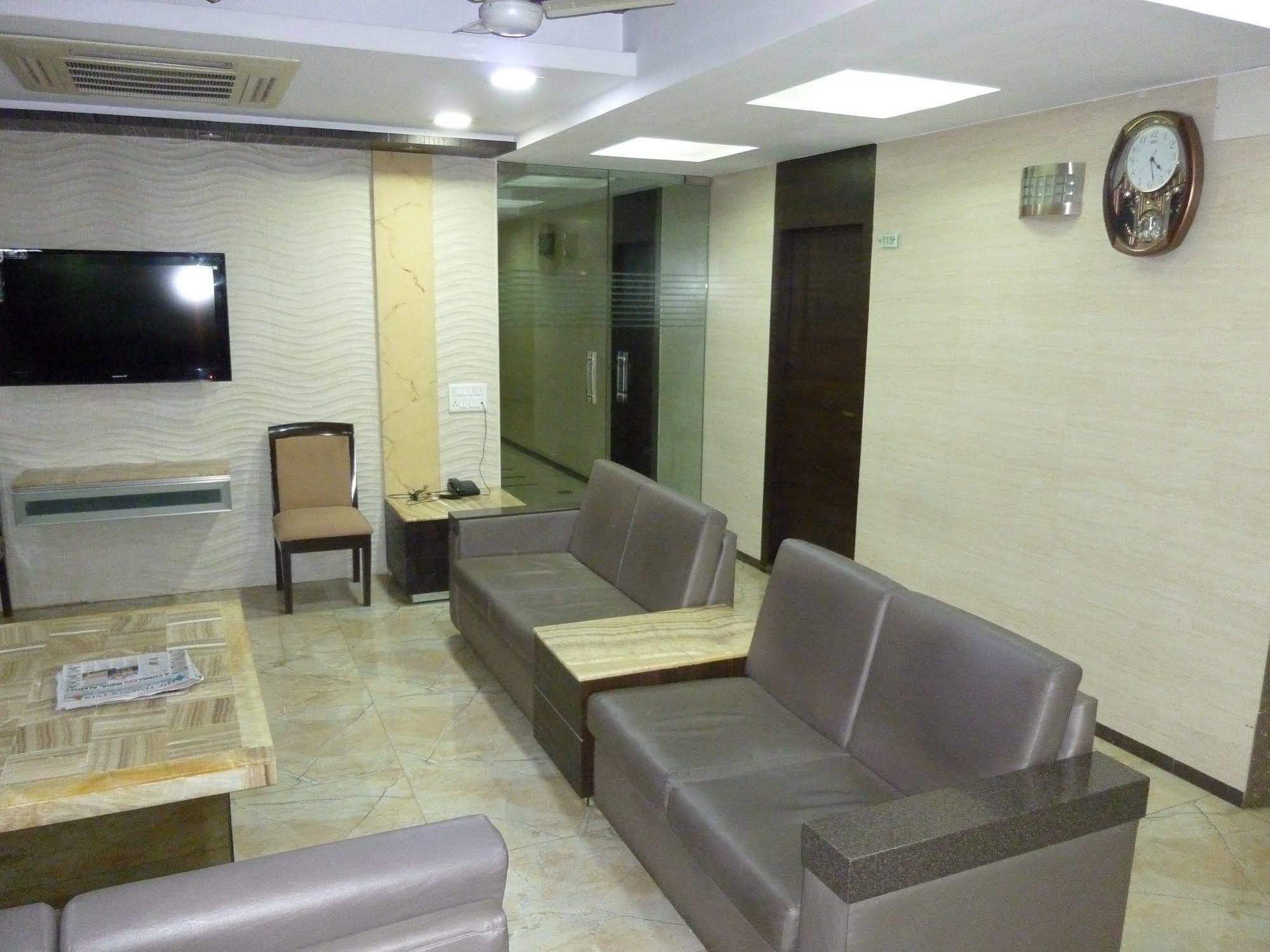 Hotel Regal Palace Мумбаи Экстерьер фото