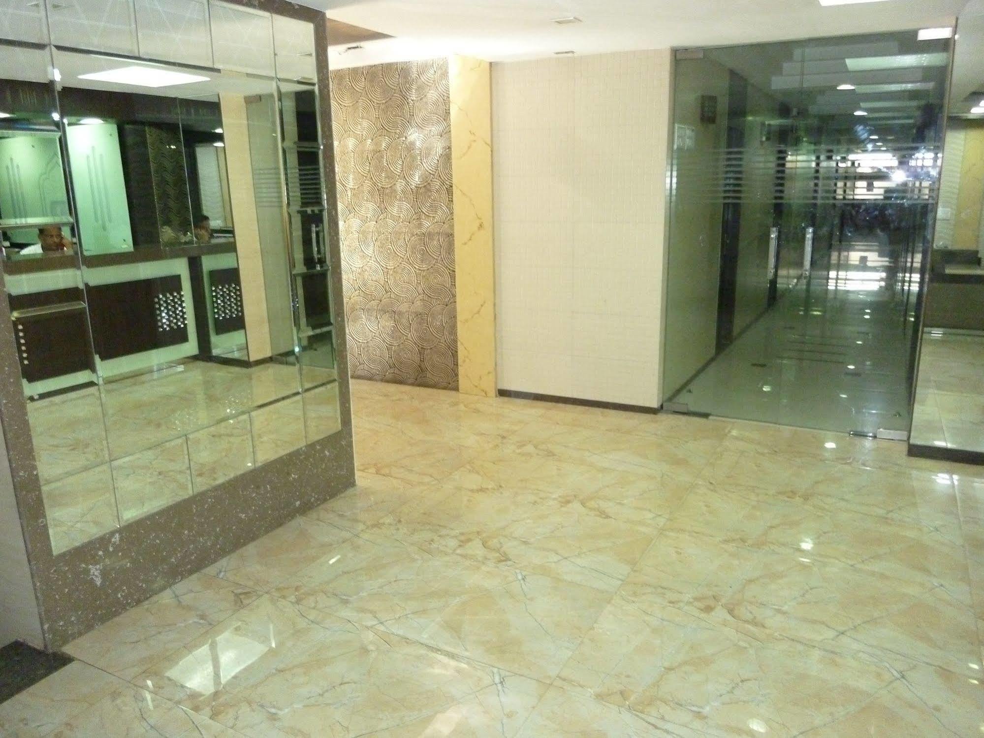 Hotel Regal Palace Мумбаи Экстерьер фото
